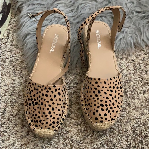 Shoes - Picture 3 of 4